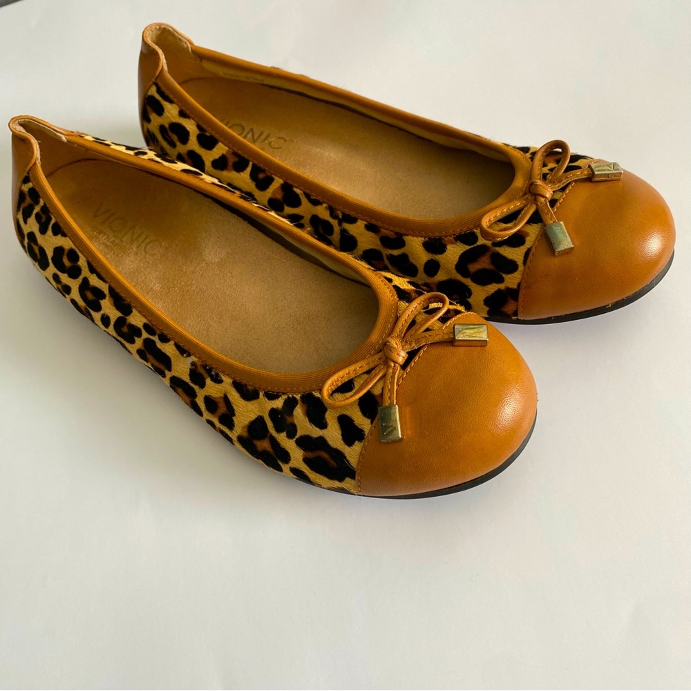 Vionic Cheetah Print Women’s Flats Size 7.5